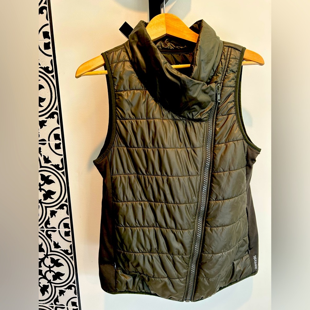 Reebok vest